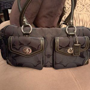 Authentic Signature Coach Bag!!